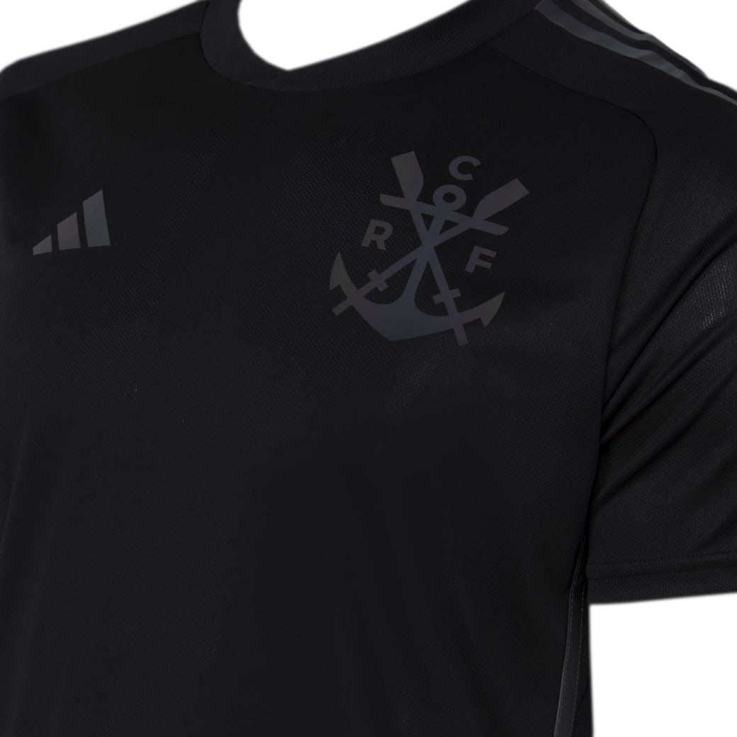 HR3776_4_APPAREL_Photography_Detail View 2_white